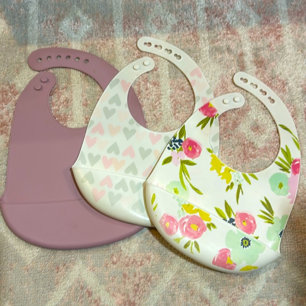 Set of 3 bibs